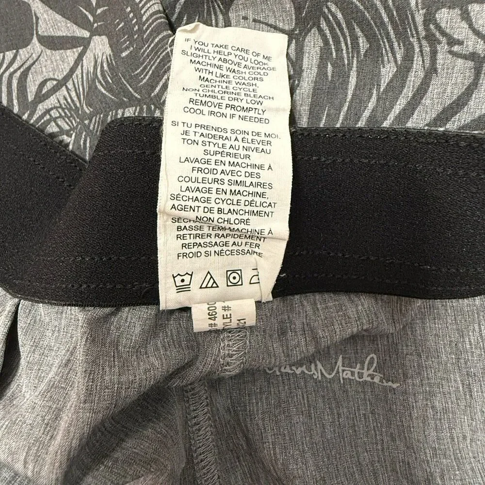 Travis Matthew Men’s Size XL Breakwater Shorts 8” Grey‎ Black Leaf Pattern